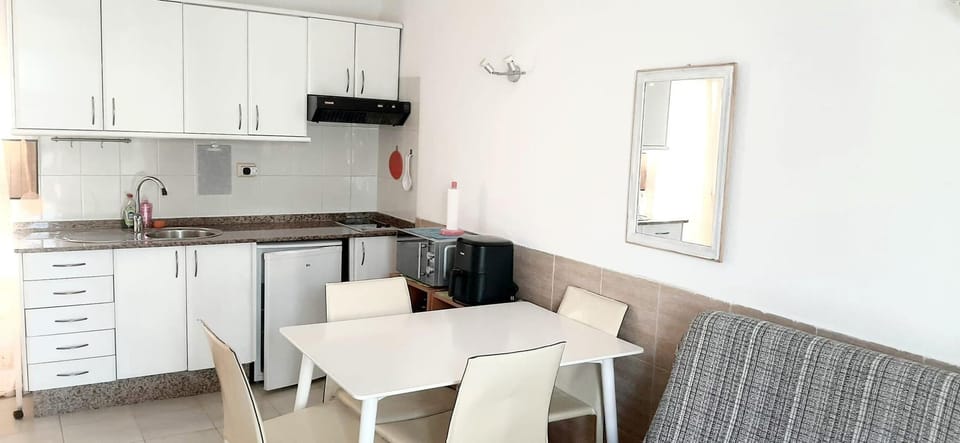 Apartment | Private kitchen | Fridge, microwave, oven, stovetop