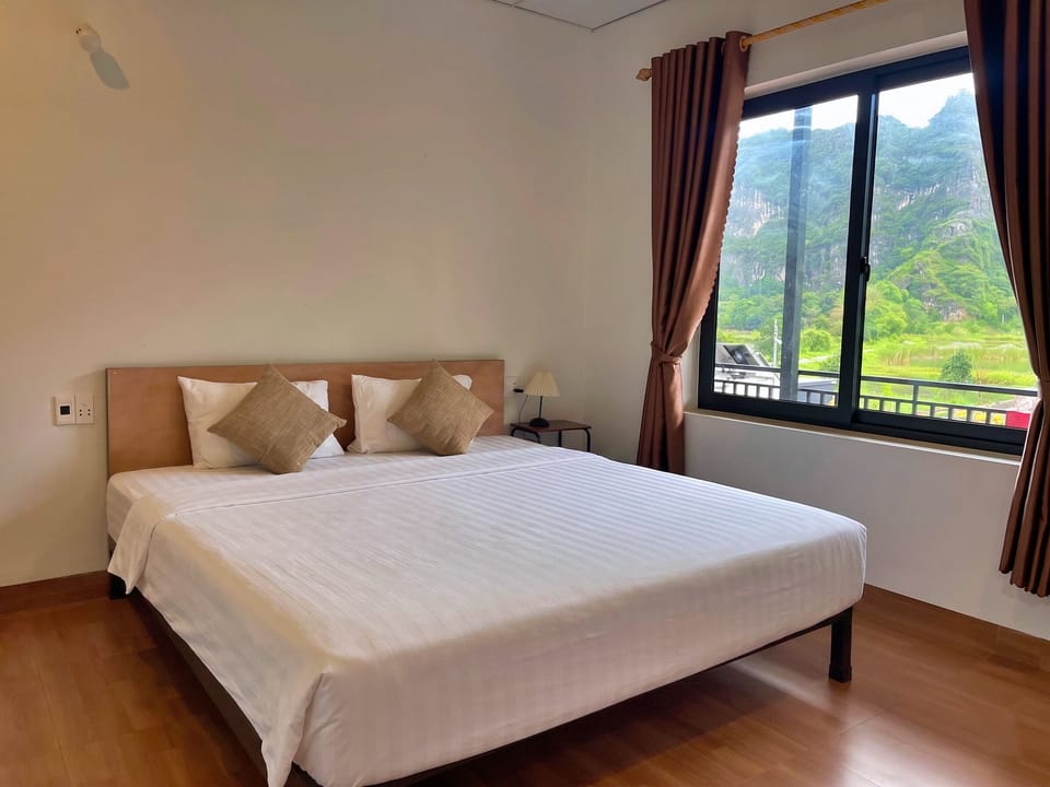 Basic Double Room, Mountain View | Minibar, desk, laptop workspace, soundproofing