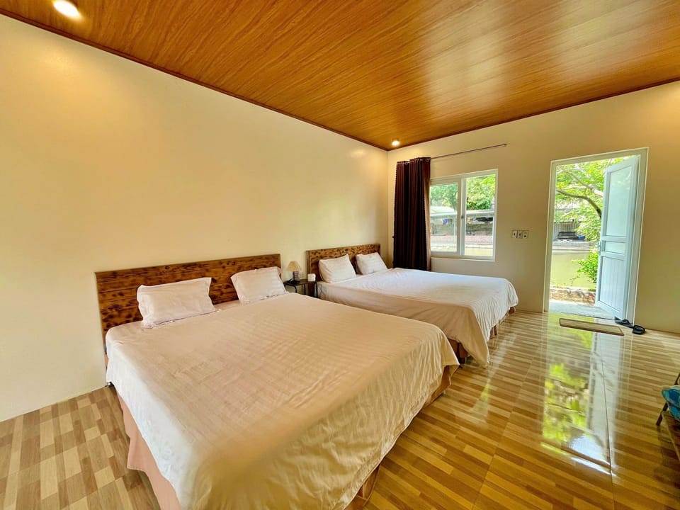 Quadruple Room, Mountain View, Lakeside | Minibar, desk, laptop workspace, soundproofing