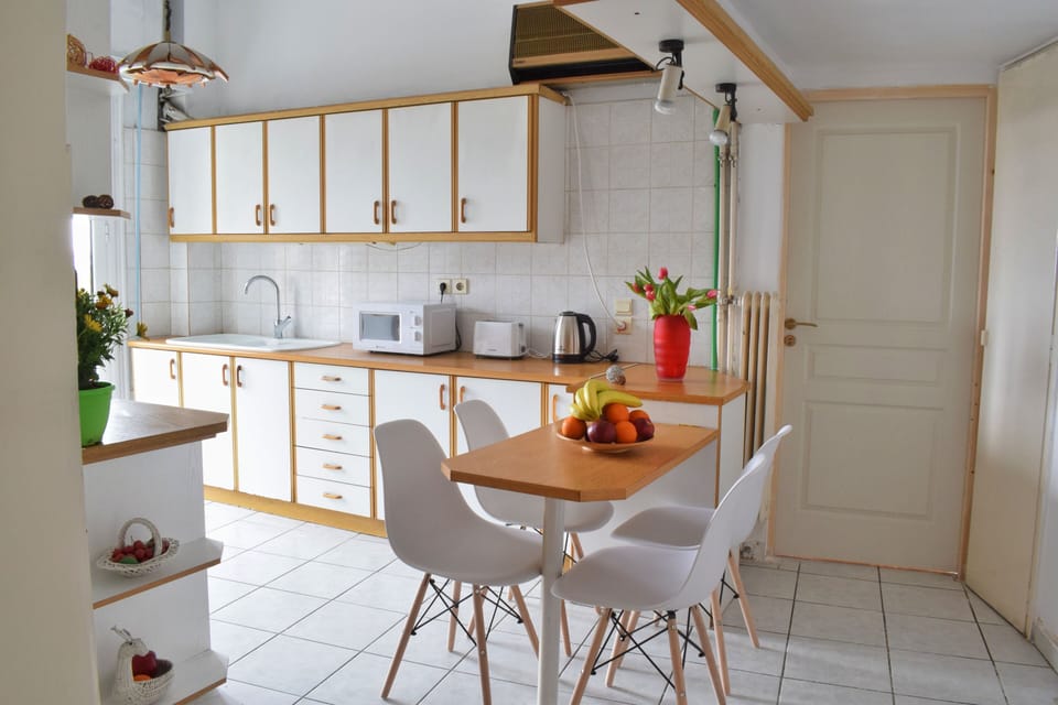 Apartment, 4 Bedrooms, Balcony | Interior