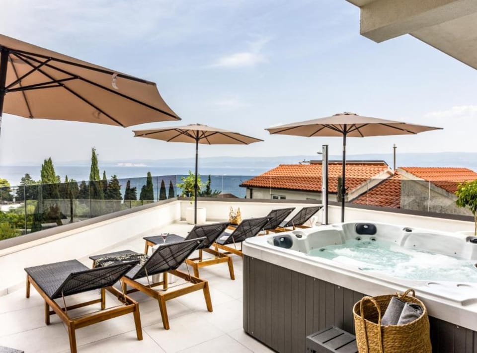 Apartment (Three-Bedroom Penthouse Apartment) | Terrace/patio