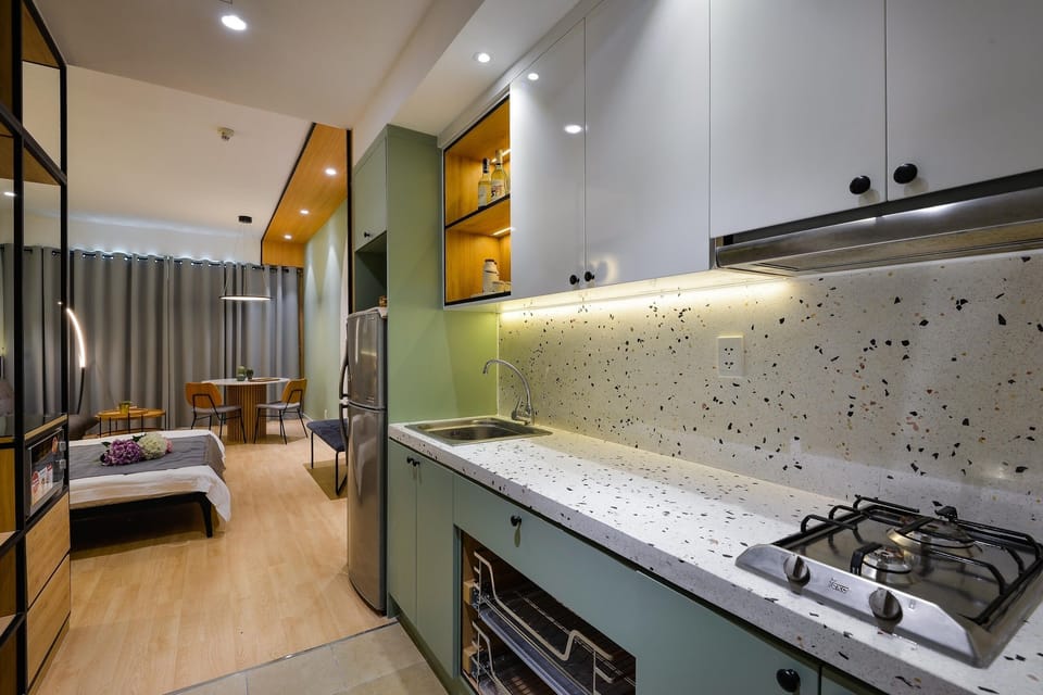 Comfort Apartment, City View | Private kitchen | Fridge, microwave, stovetop, cookware/dishes/utensils