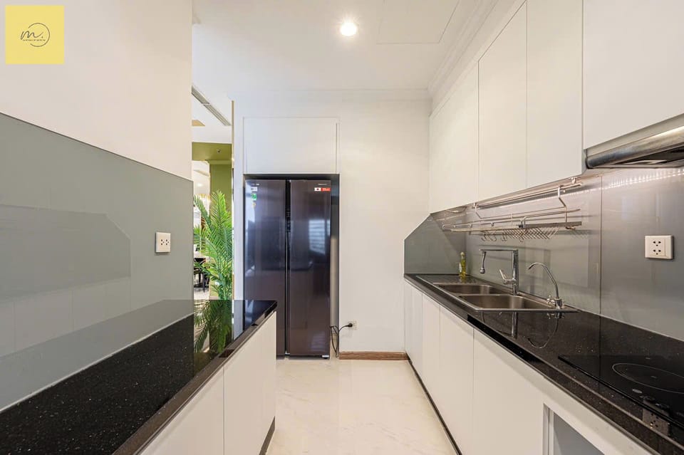Family Apartment, 4 Bedrooms, Balcony, City View | Private kitchen | Fridge, microwave, stovetop, dishwasher