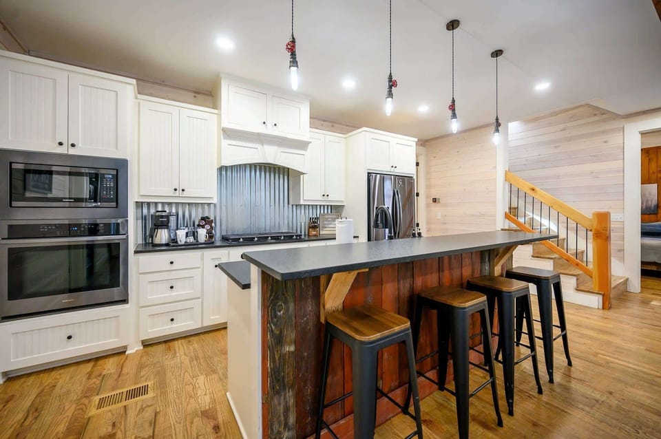 Cabin, Multiple Beds, Hot Tub, Garden View (Stardust Hollow) | Private kitchen | Fridge, microwave, oven, stovetop