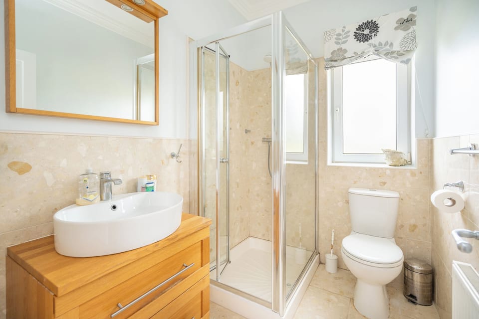 Waterford Villa - 5 Bed - Sleeps 10 - Parking Villa in County Waterford