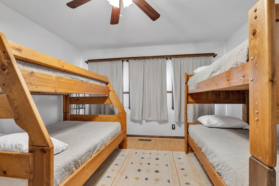 Cabin, 5 Bedrooms | 5 bedrooms, desk, laptop workspace, iron/ironing board