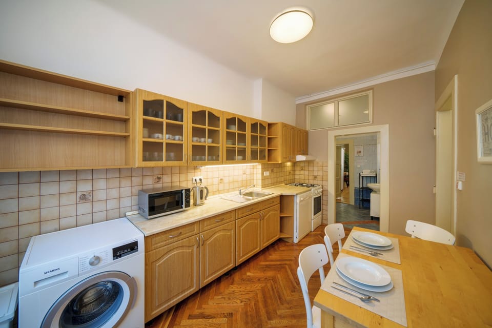 Apartment | Private kitchen | Fridge, microwave, oven, stovetop