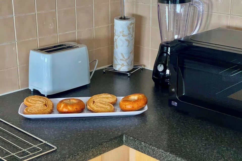 House | Private kitchen | Fridge, microwave, oven, stovetop