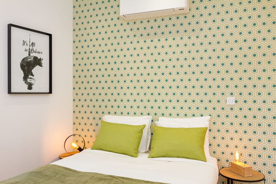 2 bedrooms, bed sheets