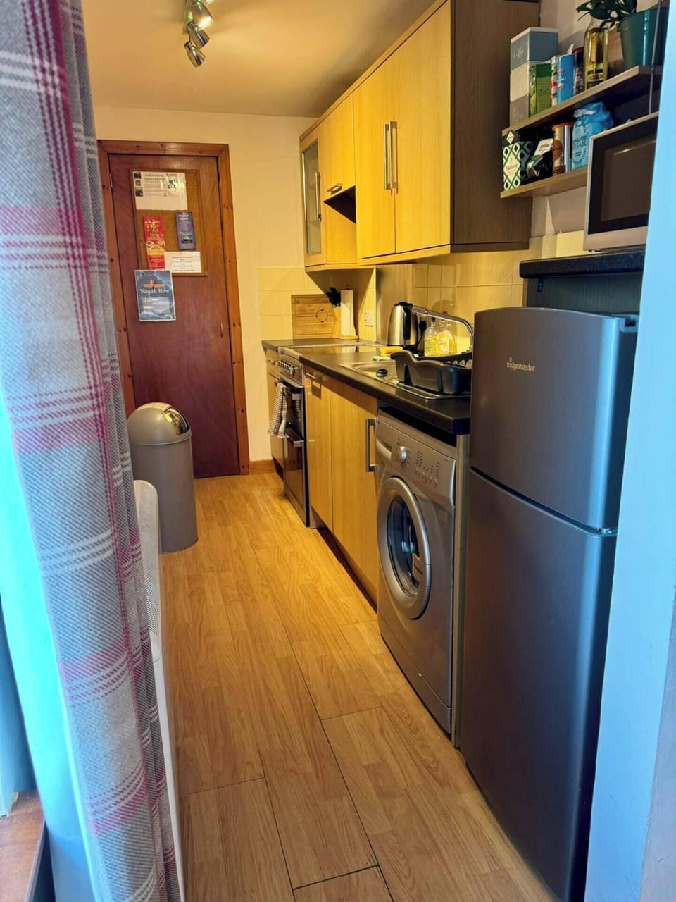 Apartment | Private kitchen | Fridge, microwave, oven, stovetop