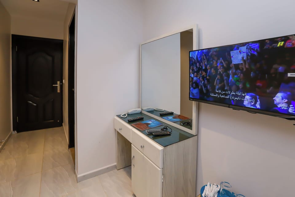 Standard Room | Minibar, in-room safe, individually decorated, desk