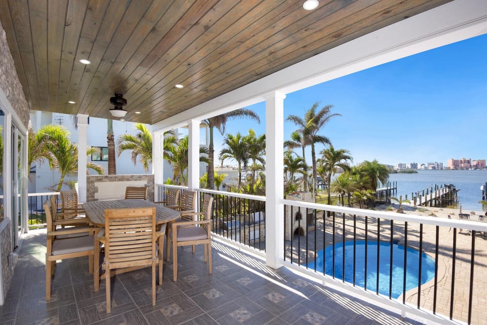 House, Multiple Beds (Bayview Sunset Getaway A) | Outdoor dining