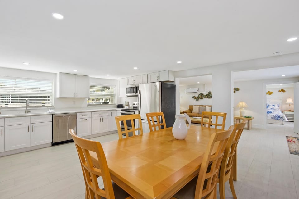 House, Multiple Beds (Santini House) | Dining