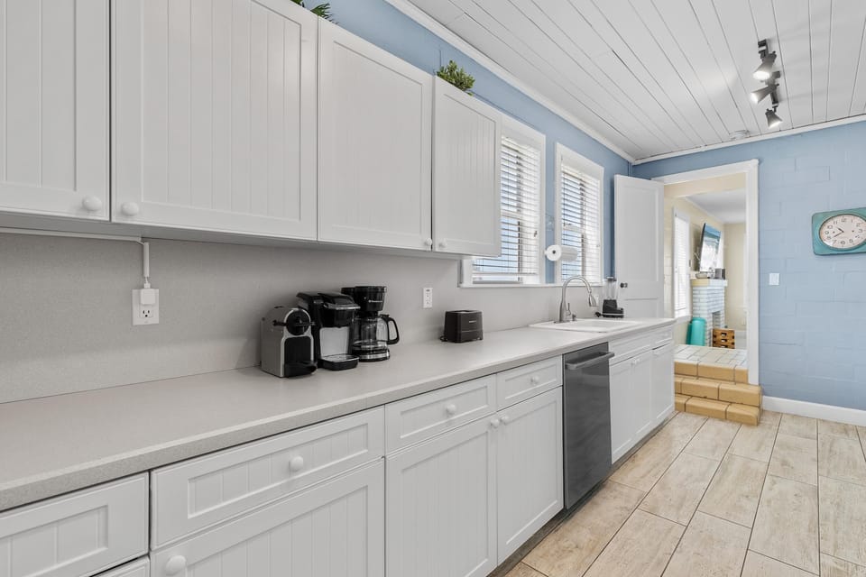House, Multiple Beds (Beachside Vista) | Private kitchen | Oven, coffee/tea maker, toaster, blender
