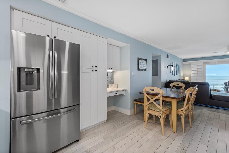 Condo, 1 King Bed with Sofa bed (Colony Beach Club 101) | Interior