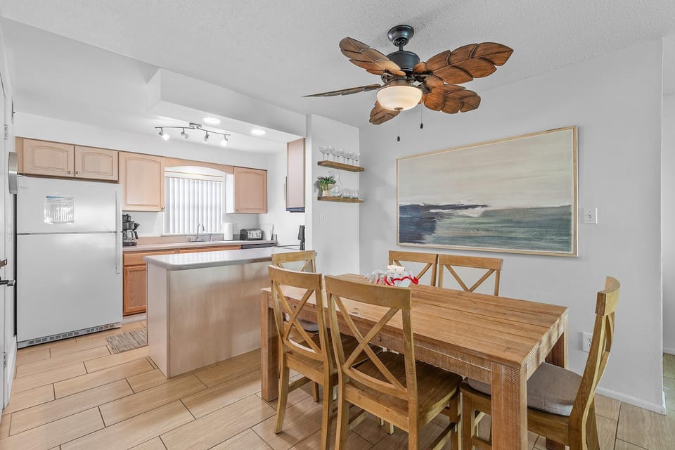 Condo, 1 King Bed with Sofa bed (Colony Beach Club 121) | Dining