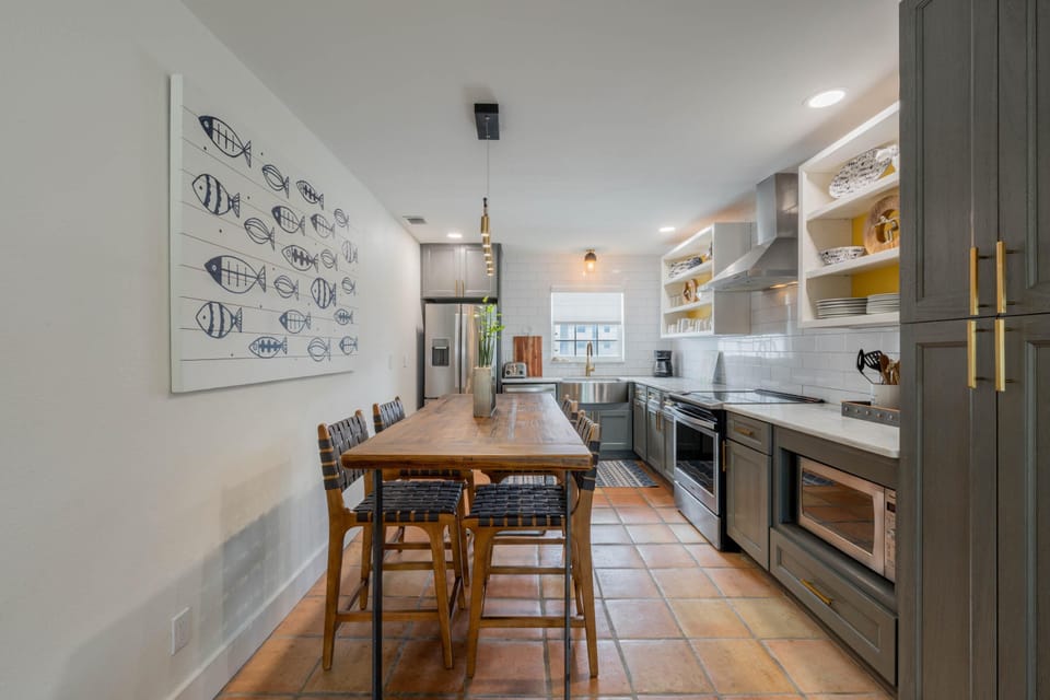 Condo, Multiple Beds (Colony Beach Club 249) | Private kitchen | Oven, toaster