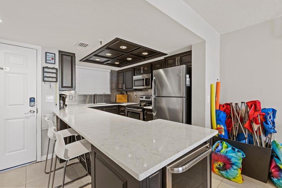 Condo, Multiple Beds (Oceania Plaza 405) | Private kitchen | Oven