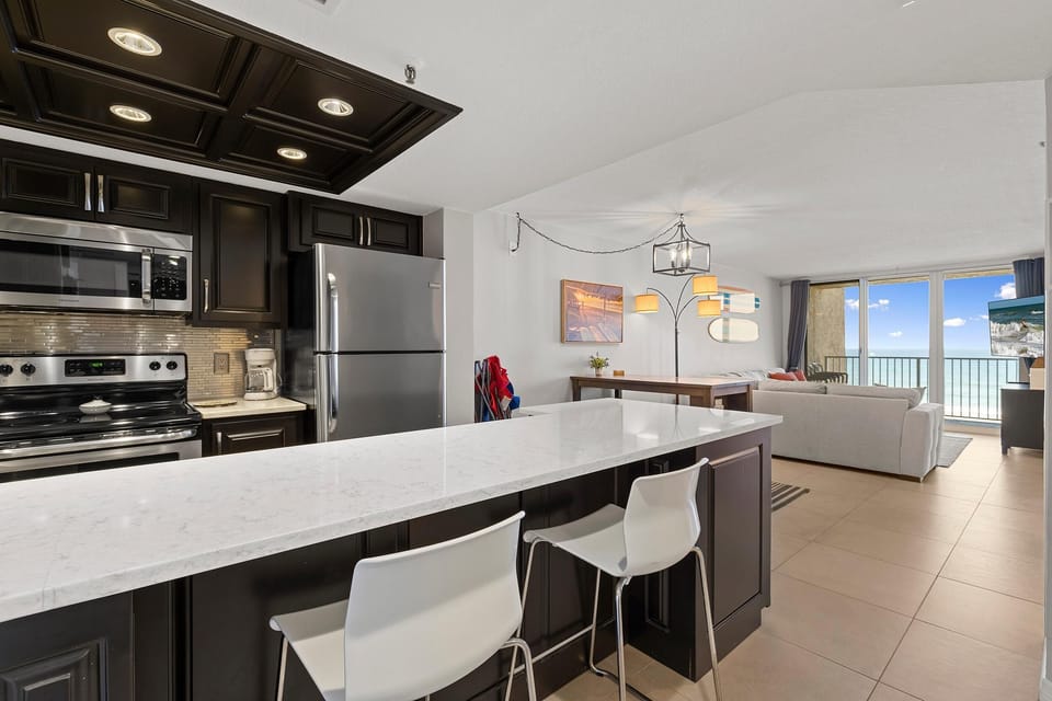 Condo, Multiple Beds (Oceania Plaza 405) | Private kitchen | Oven