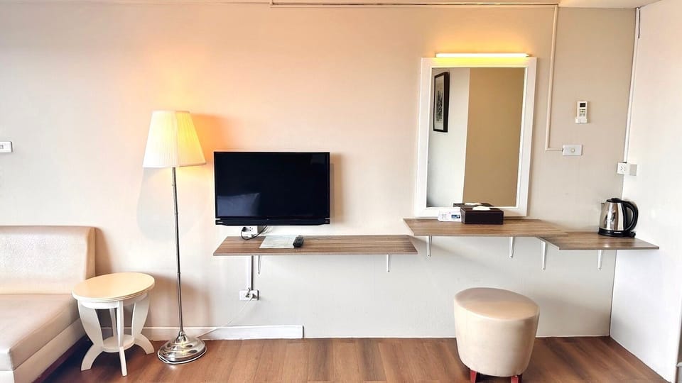 Superior King or Twin Room | In-room safe, desk, rollaway beds