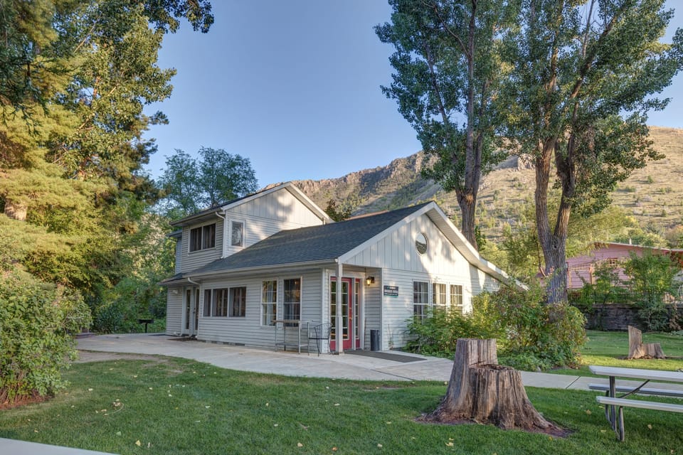 Family House, 3 Bedrooms, Pool Access, River View | Desk, free WiFi, bed sheets