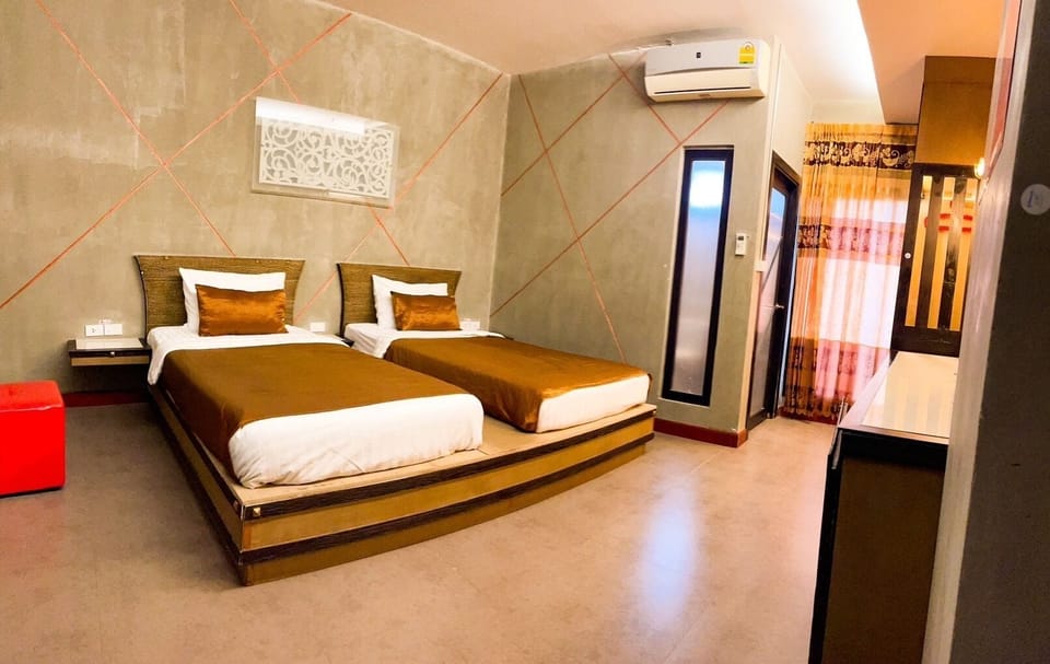 Deluxe Double or Twin Room | Desk, rollaway beds, free WiFi