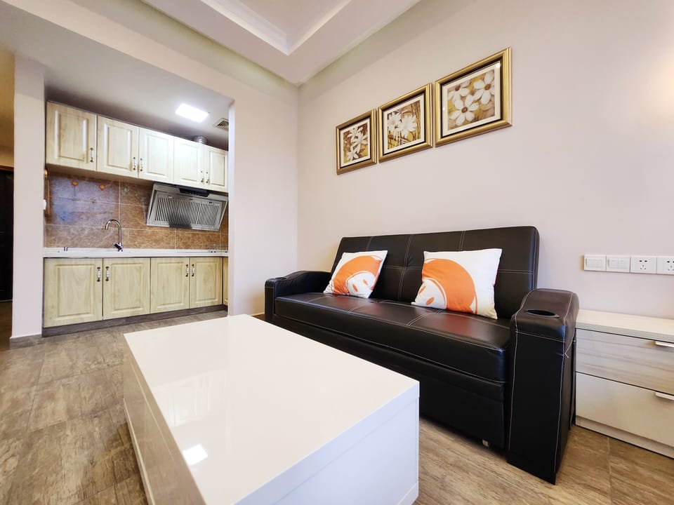 Studio, Mountain View | Living area