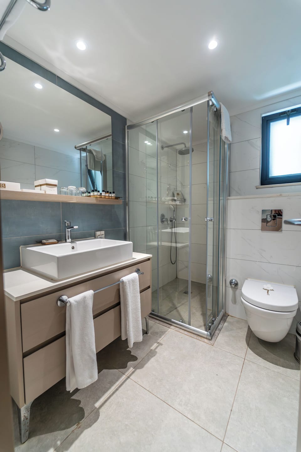 Villa with Garden View | Bathroom | Shower, free toiletries, hair dryer, slippers