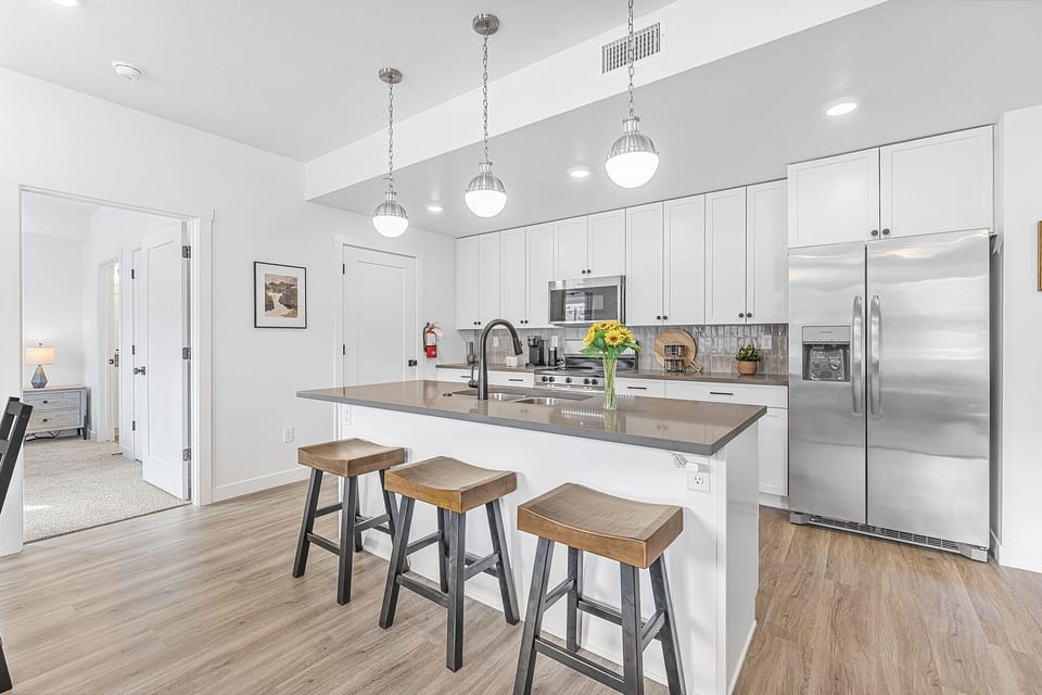 Condo, 2 Bedrooms | Private kitchen | Fridge, oven, coffee/tea maker, toaster