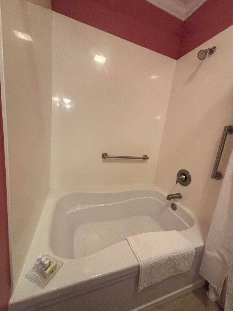 Deluxe Room, Hill View | Bathroom | Hair dryer, bathrobes, towels, soap