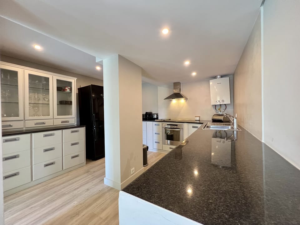 Microwave, oven, coffee/tea maker, electric kettle