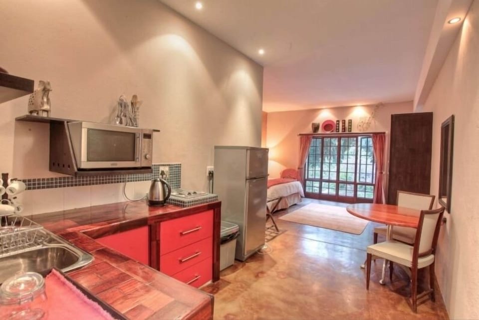 Deluxe Double Room, Garden View | Iron/ironing board (on request), WiFi (free)