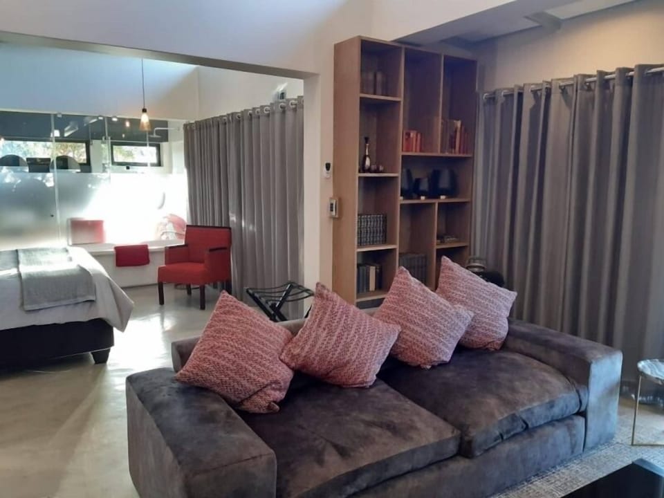 Superior Suite, Mountain View | Iron/ironing board (on request), WiFi (free)