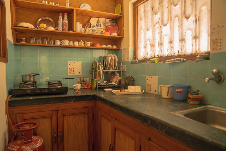 Deluxe Room, Hill View | Shared kitchen | Electric kettle