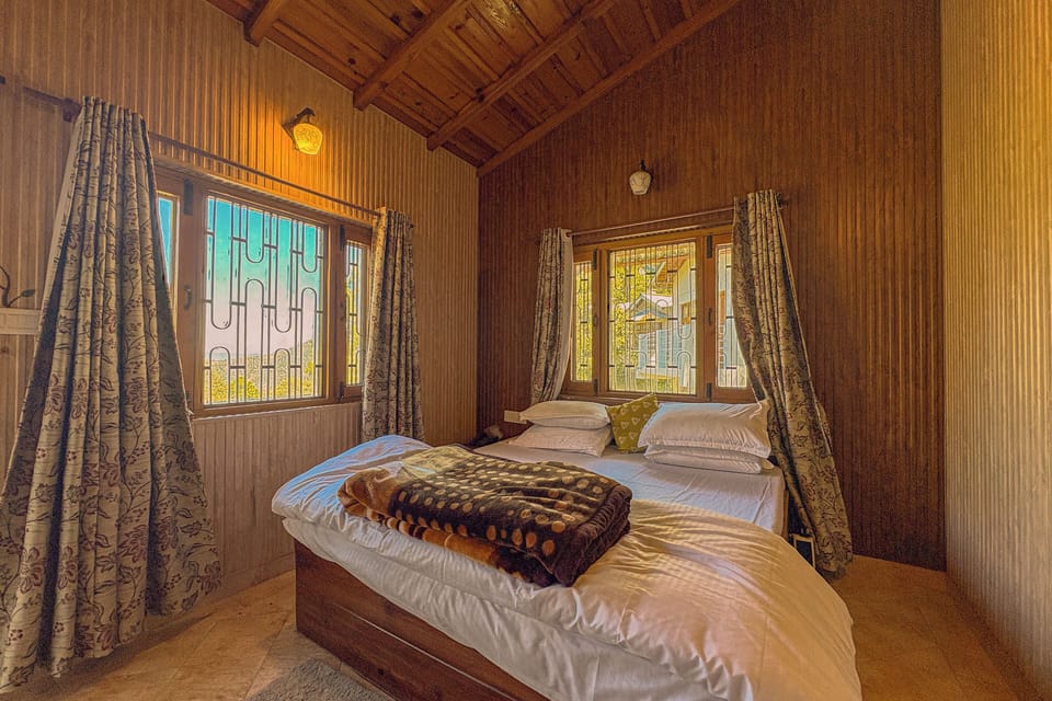 Deluxe Room, Hill View | 1 bedroom, Egyptian cotton sheets, premium bedding, down comforters