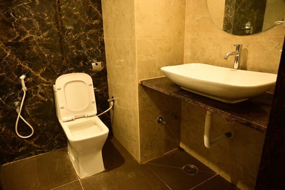 Shower, towels, soap, shampoo