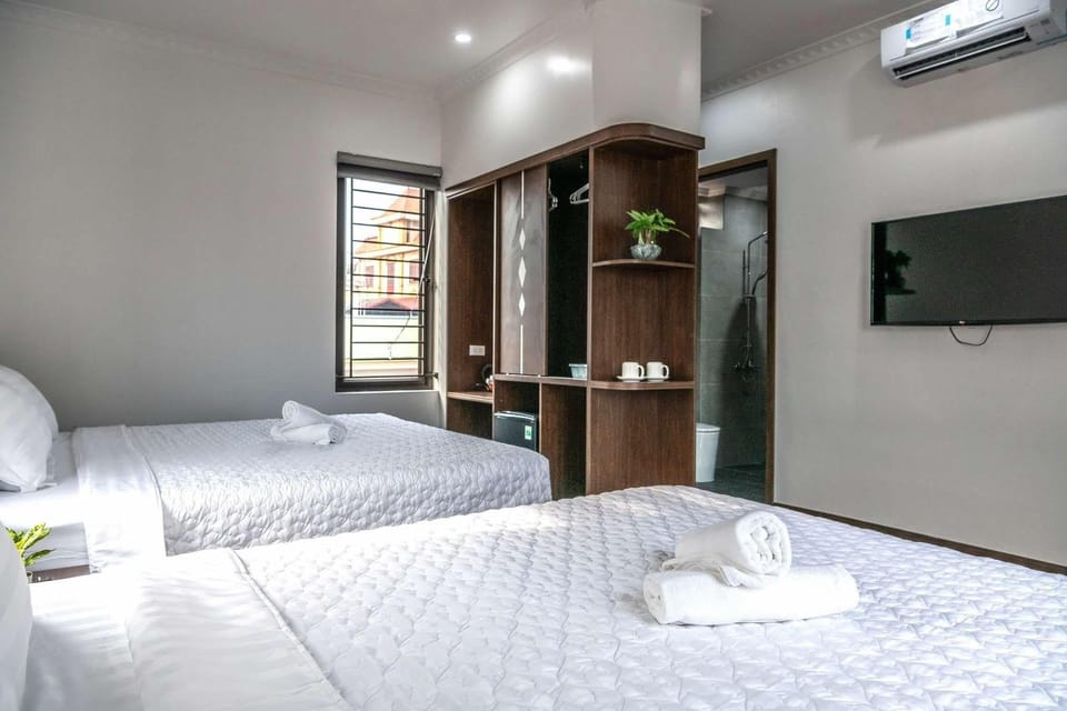 Deluxe Double Room, 1 Bedroom | Desk, laptop workspace