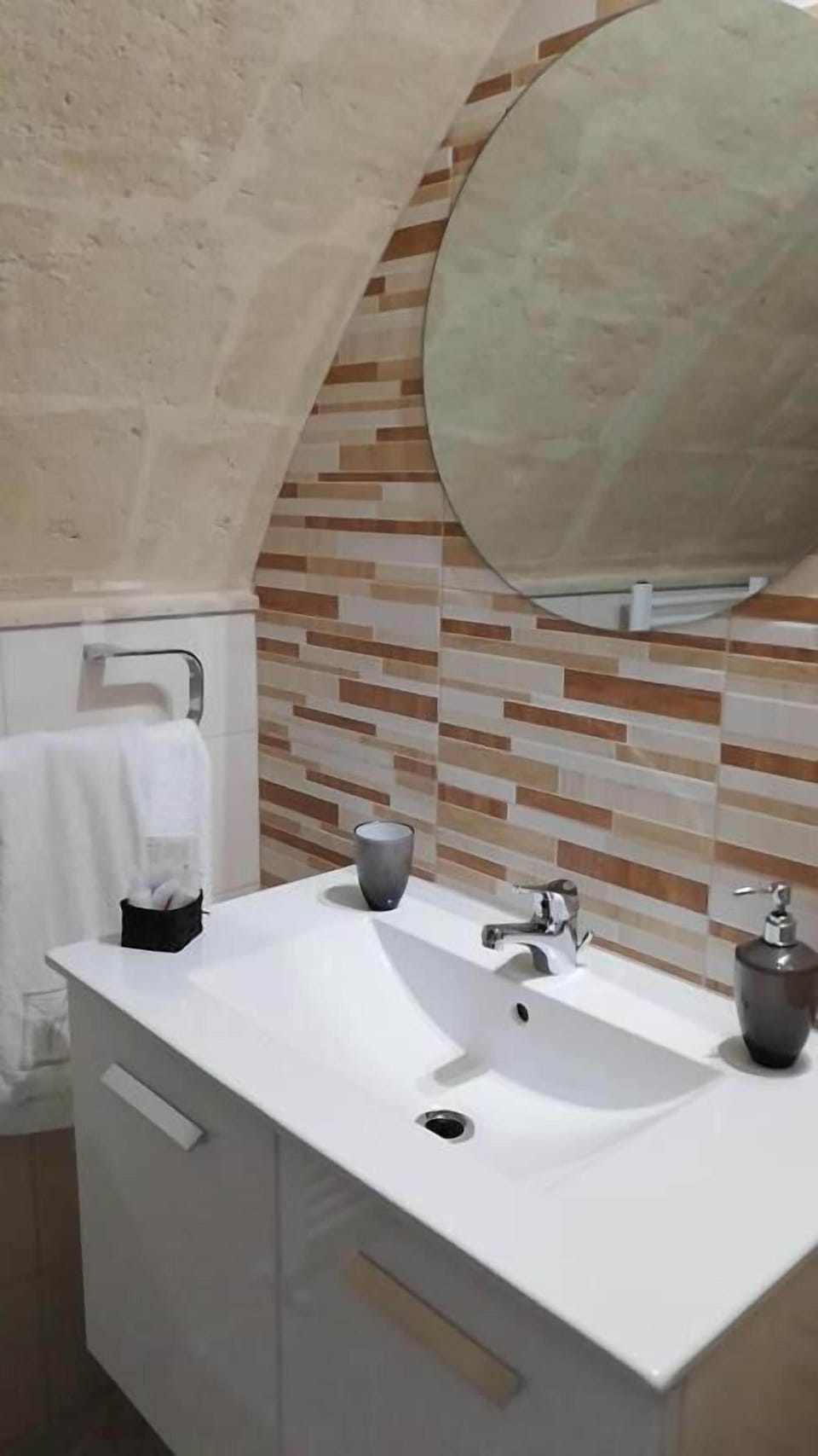 Free toiletries, hair dryer, bidet, soap