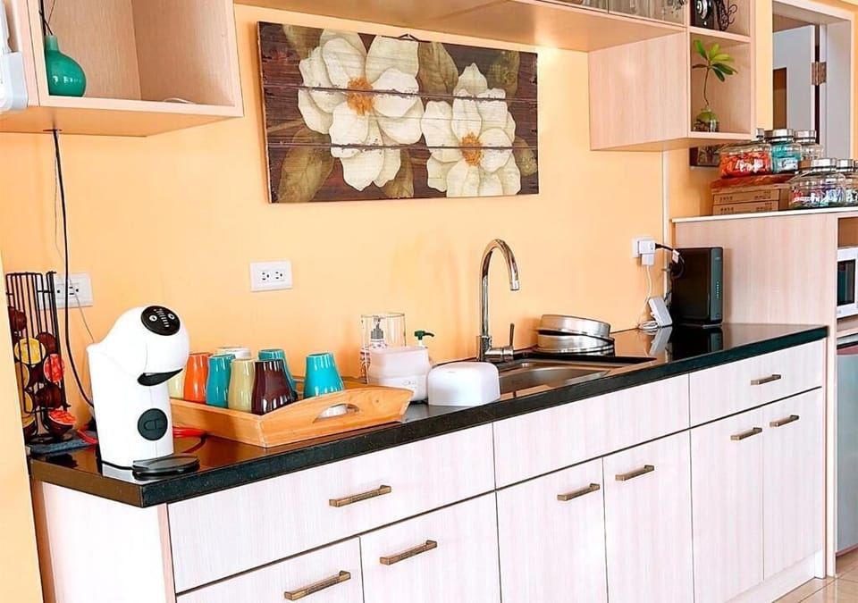 Deluxe Villa, Balcony, Garden View | In-room dining