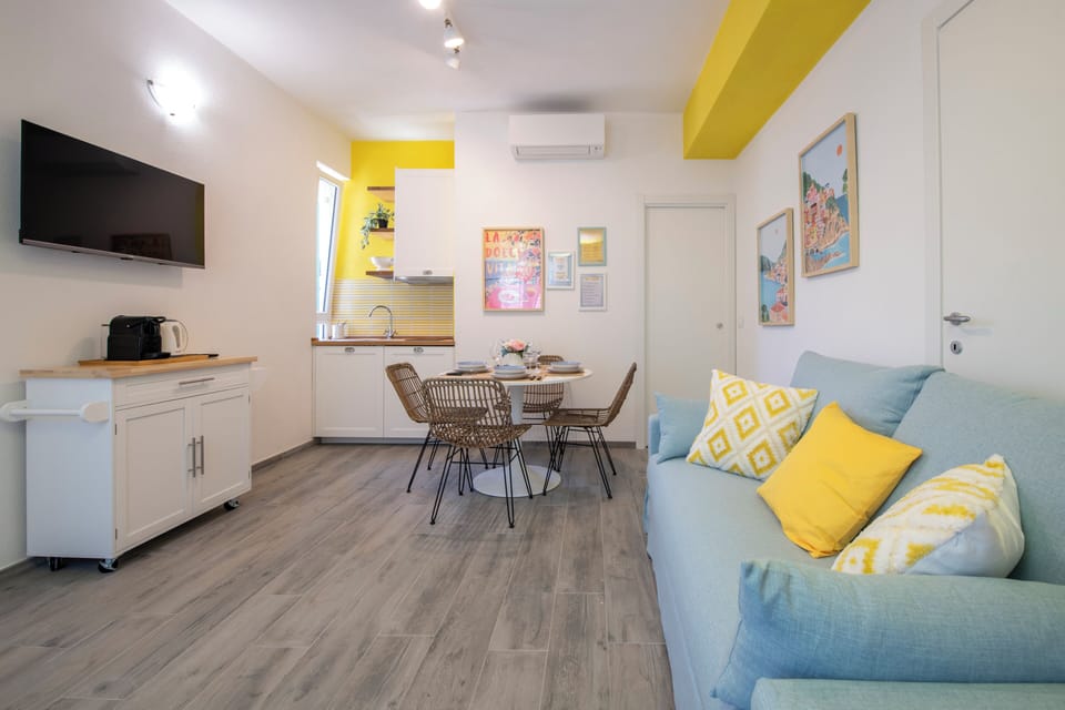 Superior Apartment | Blackout drapes, iron/ironing board (on request), WiFi (free)