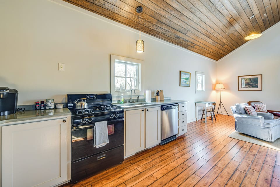 House (2 Bedrooms) | Interior