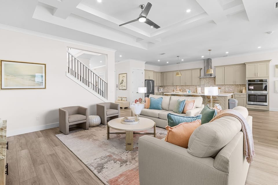 House, 6 Bedrooms | Living area | Smart TV
