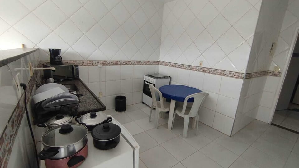 Apartment 302 | Private kitchen | Mini-fridge, microwave, cookware/dishes/utensils