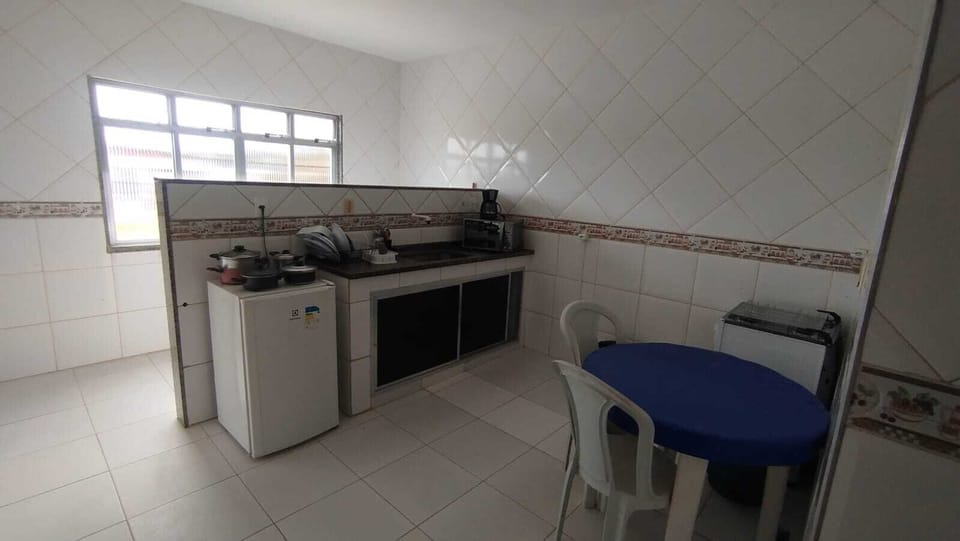 Apartment 302 | Private kitchen | Mini-fridge, microwave, cookware/dishes/utensils