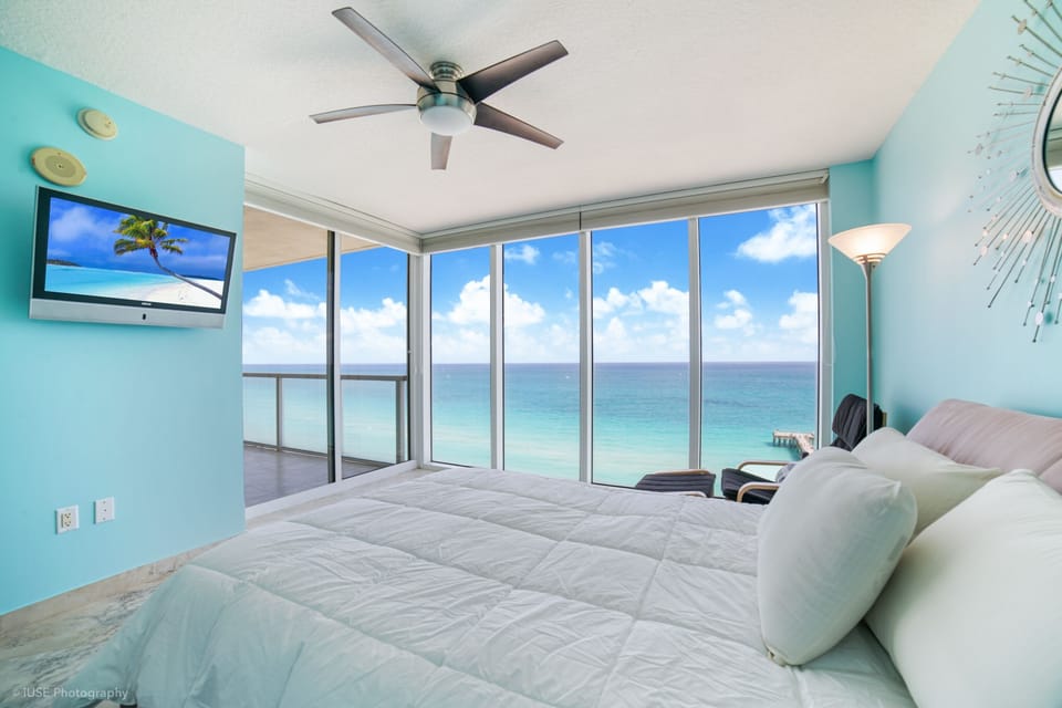 Condo, 2 Queen Beds, Balcony, Ocean View (Balcony on the Ocean) | 2 bedrooms, individually decorated, individually furnished