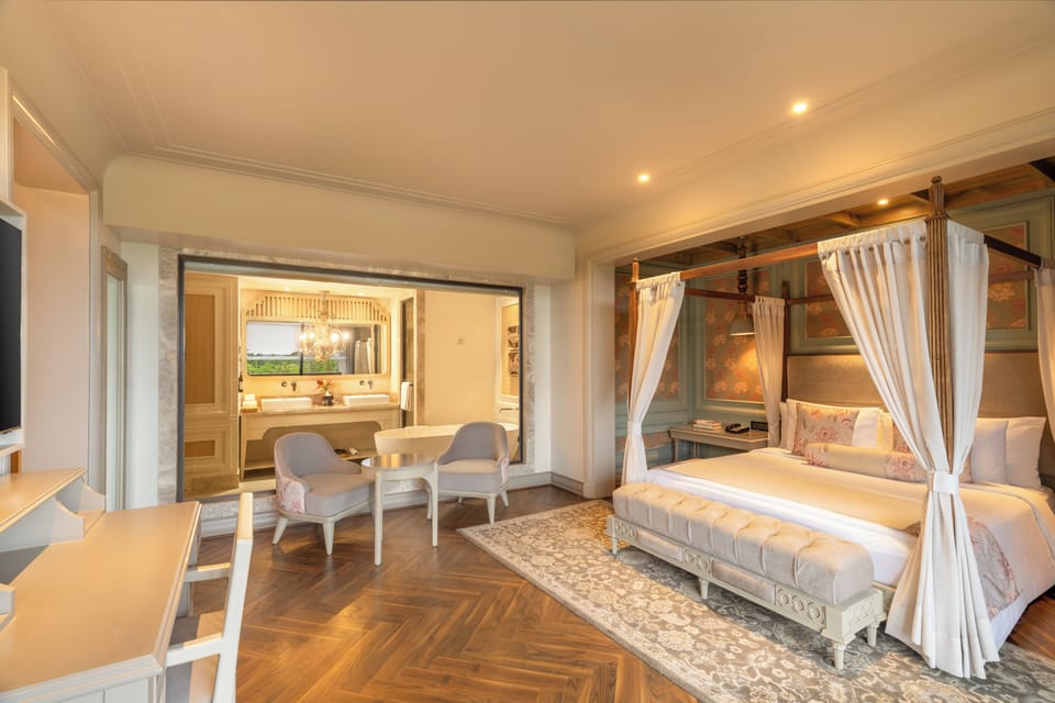Executive Suite - Happy Hours (5:00 PM to 7:00 PM) Buy 2 Get 1 Free | 15% Discount on Spa & Laundry | Minibar, in-room safe, desk, blackout drapes