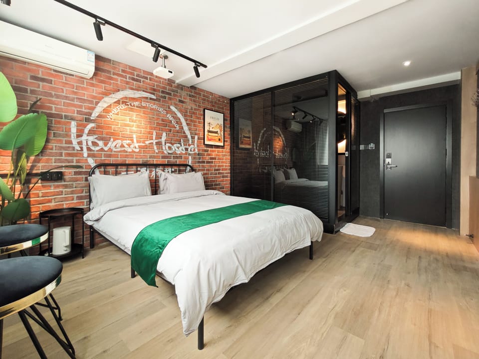 Comfort Double Room | Free WiFi, bed sheets