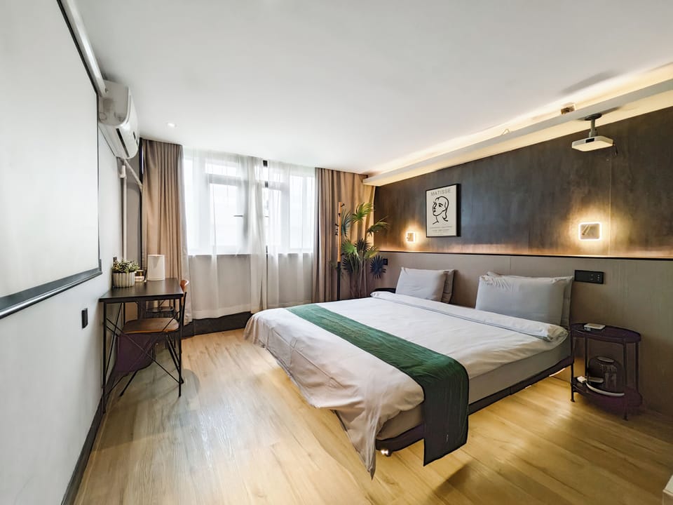 Deluxe Double Room | Free WiFi, bed sheets