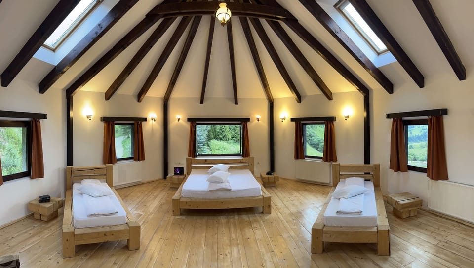 Pensiunea Poiana Izvoarelor Bed and Breakfast in Romania