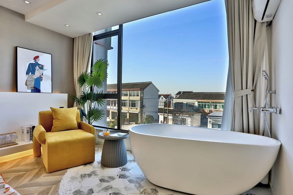 Elite Double Room | Down comforters, individually decorated, desk, laptop workspace